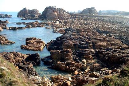 hotel bretagne- plougrescan- le goufre