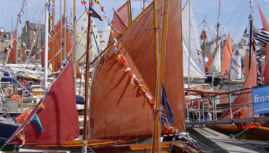 hotel paimpol - festival du chant de marin 