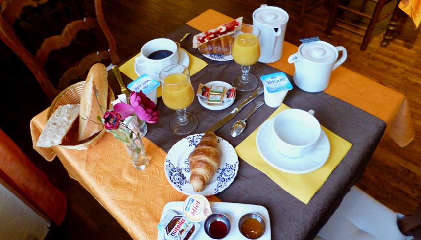 petit déjeuner au relais de launay proche ile de brehat